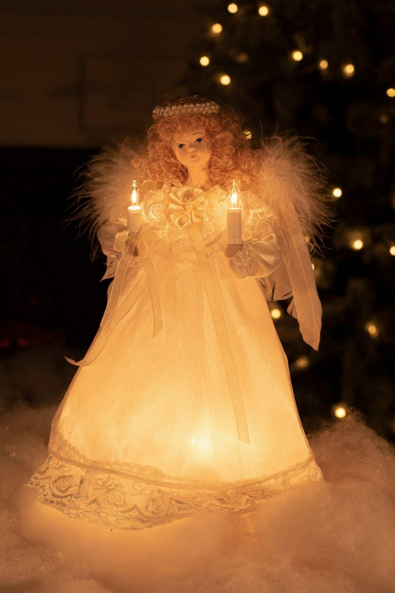 Ivory Small 10-Light Angel Tree topper - Image 5